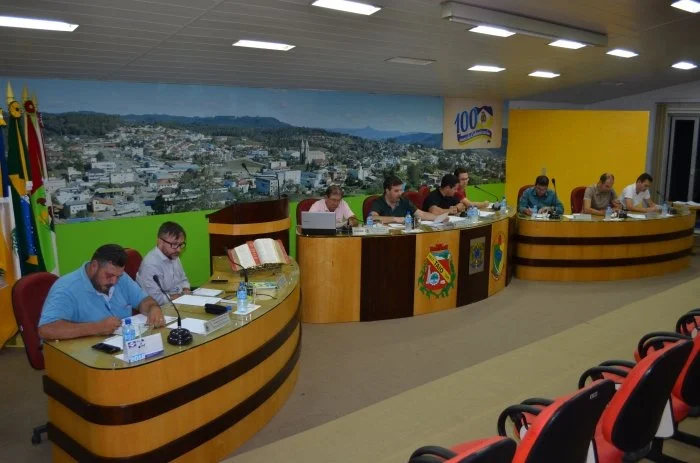 Vereadores de Taió aprovam criação de cargos de odontologia e agrimensura
