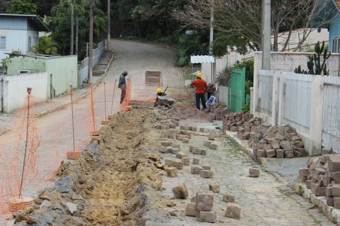 Obras de esgotamento sanitário serão retomadas em Rio do Sul