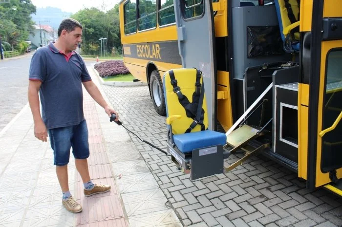 Salete conquista mais um ônibus escolar