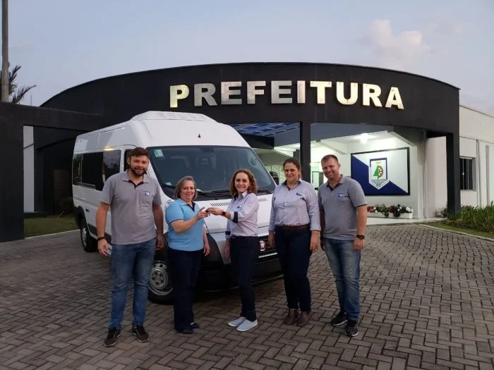 Prefeitura de Salete adquire Van para a Secretaria de Saúde