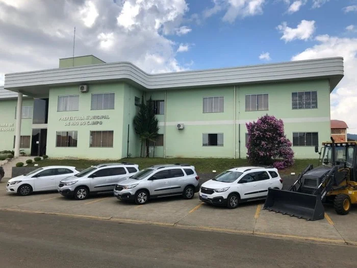 Secretaria de Saúde de Rio do Campo recebe três veículos novos