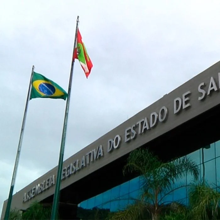 Prefeito de Aurora, o “Xandão”, viaja a capital do estado em busca de recursos para a cidade