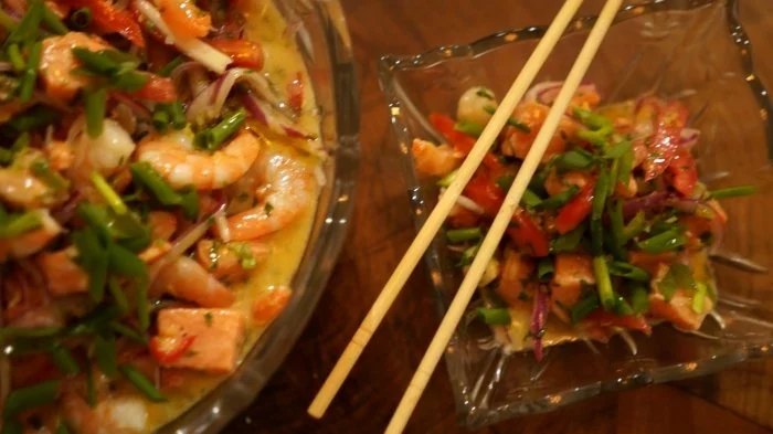 A receita da semana é Ceviche de Salmão com Camarão.