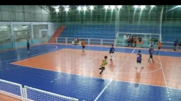 Professores Tontom e Milena falam sobre os trabalhos com as escolinhas de Futsal da CME