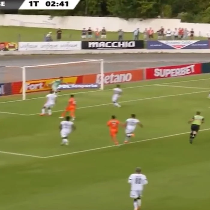 Santa Catarina empata com Figueirense em jogo de 4 gols e segue na ponta da tabela.